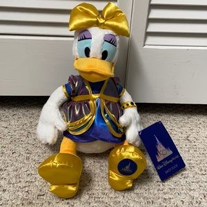Disney Daisy Duck Walt Disney World Magic Kingdom 50th Anniversary plush- NWT